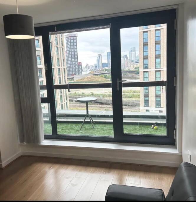 2 Bed Apartment Close To Station With Parking London Ngoại thất bức ảnh